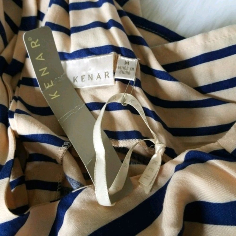 Kenar Top - NWT! Size Medium - Picture 6 of 7